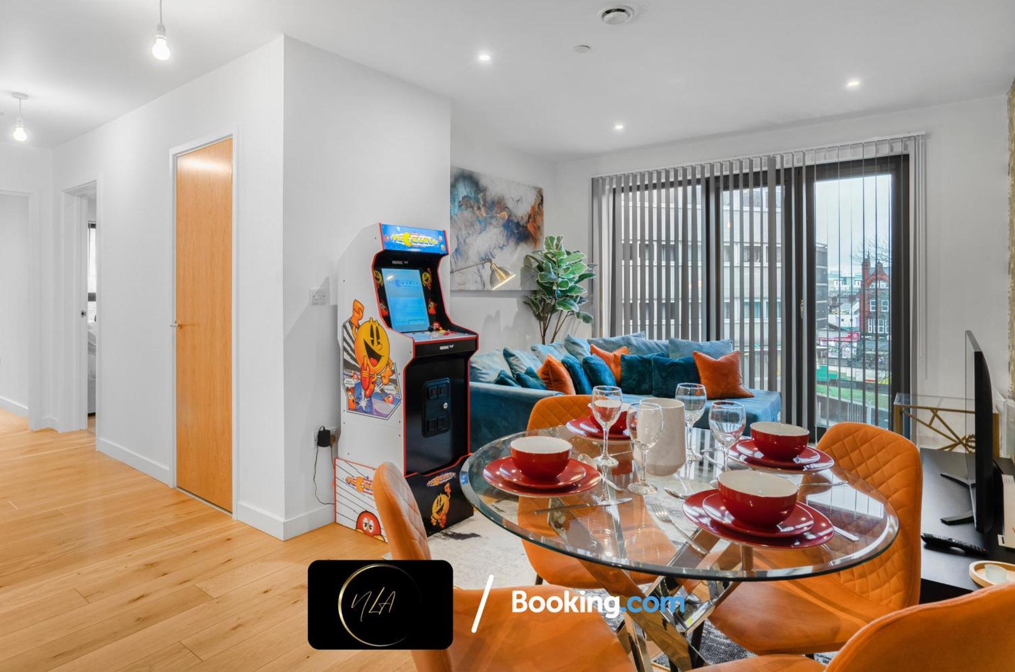 City Centre Apartment With Free Parking, 2 Bathrooms, Netflix And Wifi - Suitable For Contractors And Families - By Noor Luxury Accommodations Birmingham Luaran gambar