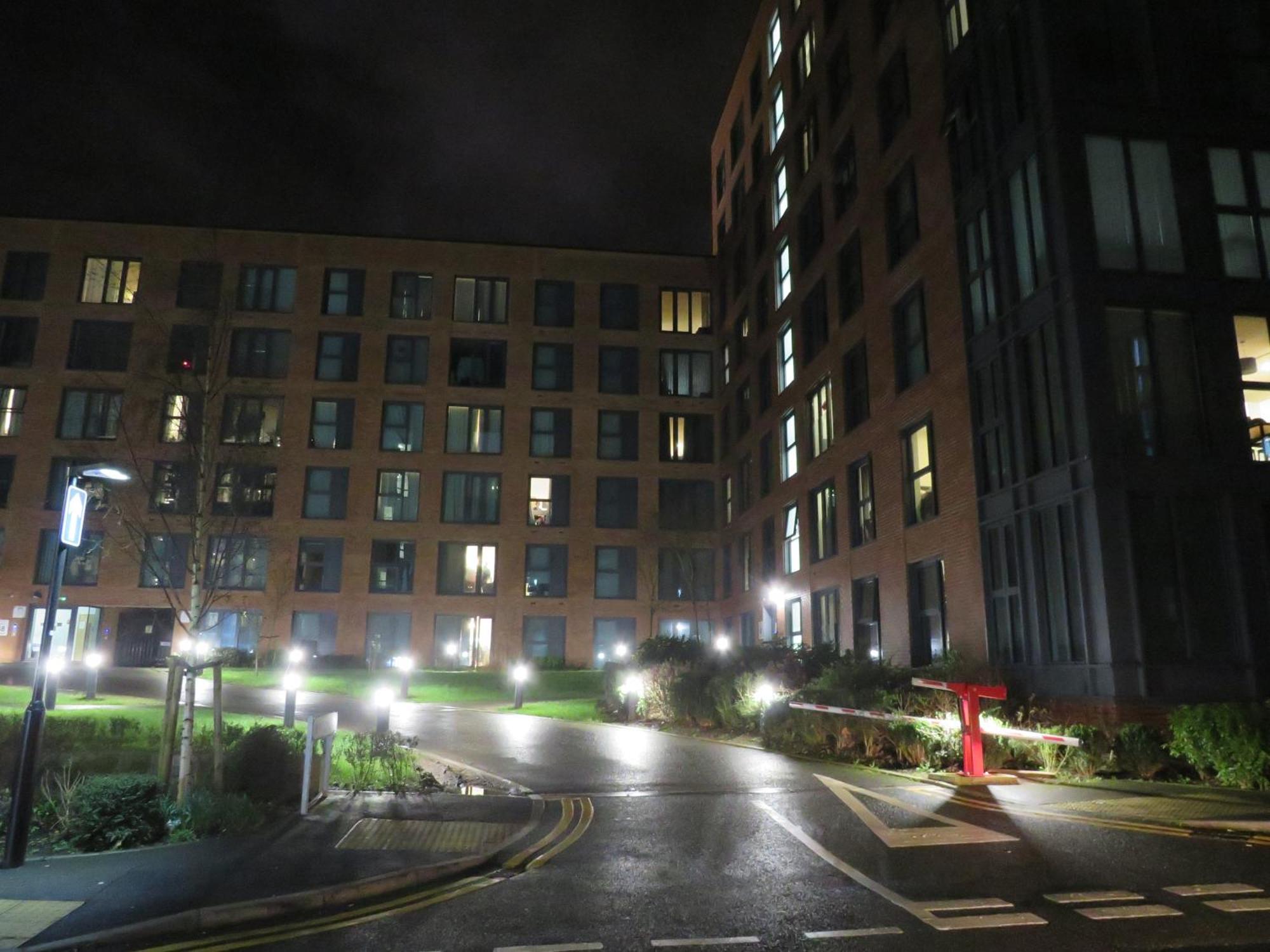 City Centre Apartment With Free Parking, 2 Bathrooms, Netflix And Wifi - Suitable For Contractors And Families - By Noor Luxury Accommodations Birmingham Luaran gambar